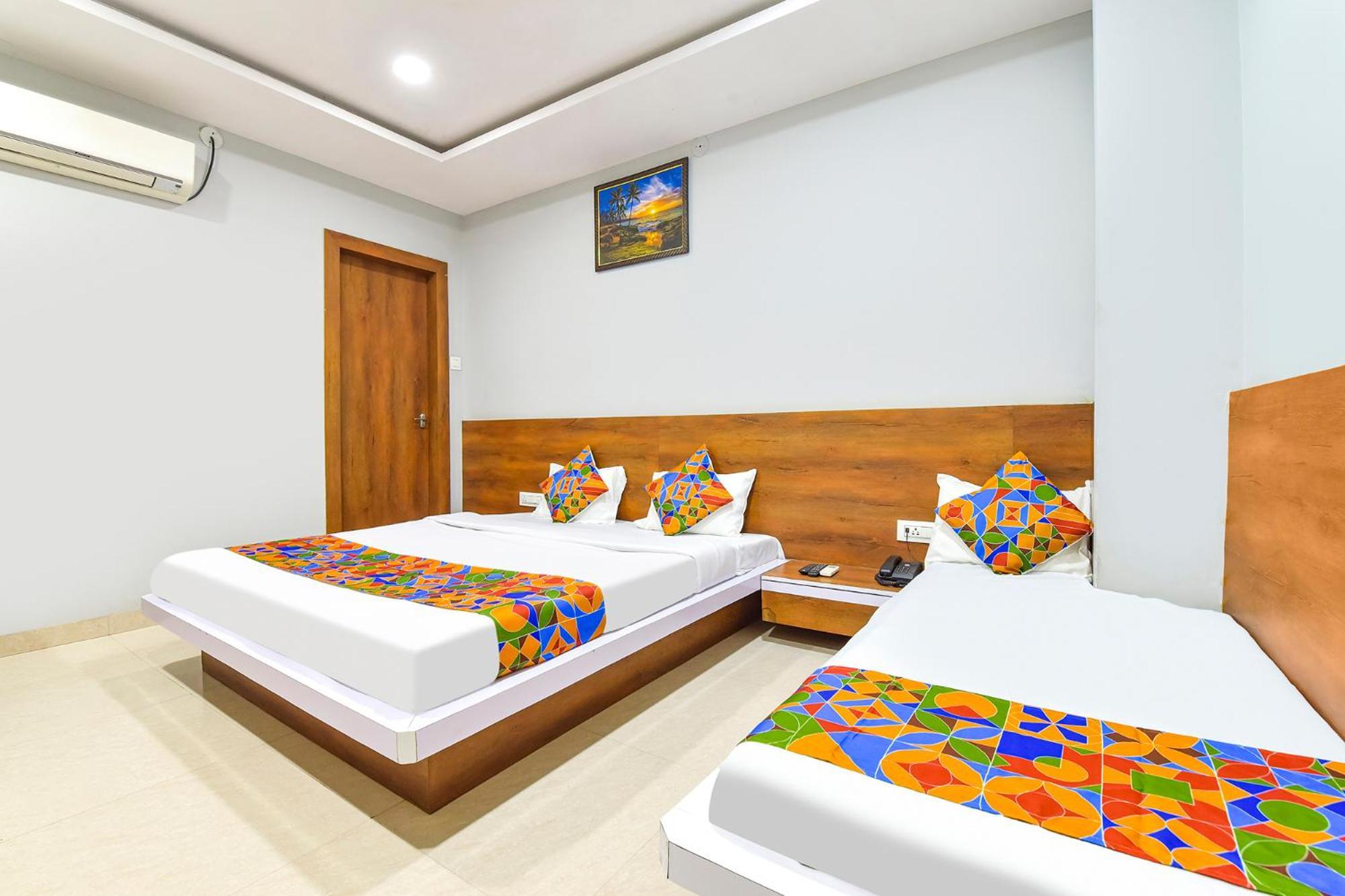 Fabhotel Raghumani Palace Uddzsaín Kültér fotó