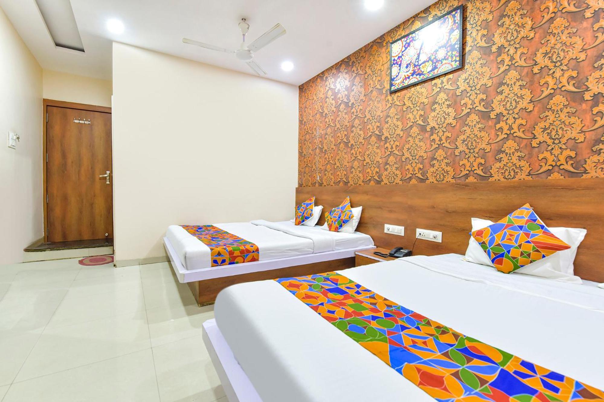 Fabhotel Raghumani Palace Uddzsaín Kültér fotó